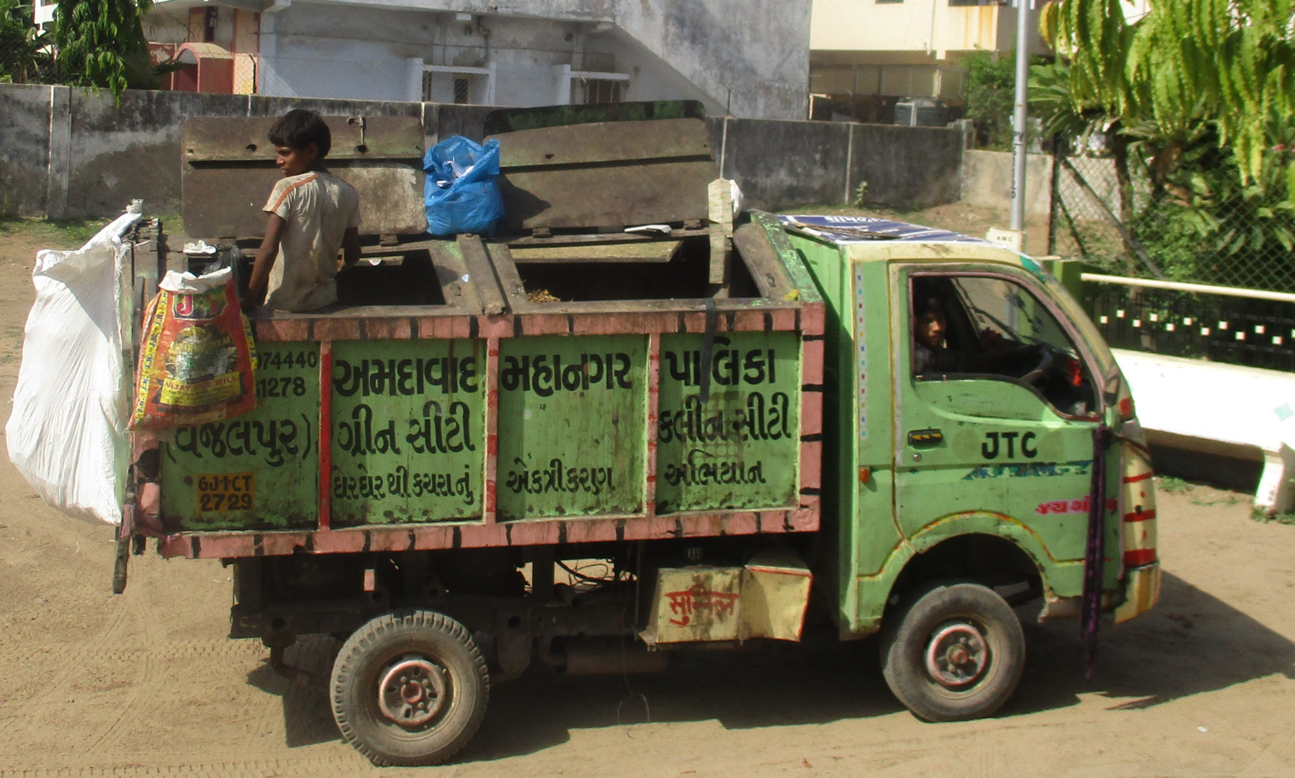 Dehradun: Waste segregation in garbage vans to start soon